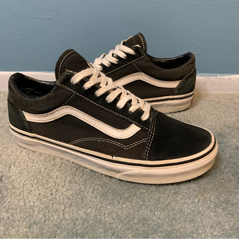 VANS Old Skool Classic Black / White Low Top Women’s Size 7.5 Men’s 6 Preowned